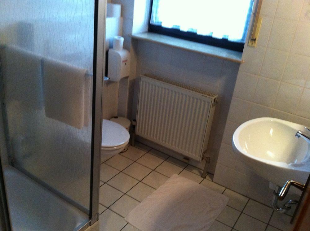 Goldbach  Hotel Bacchusstube Garni מראה חיצוני תמונה