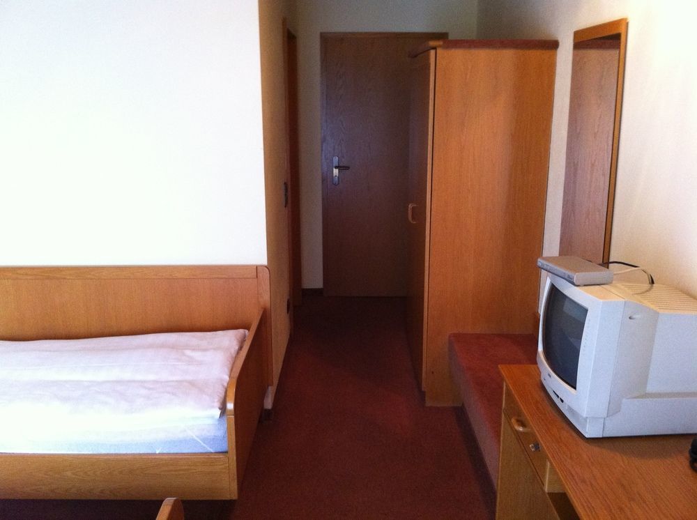 Goldbach  Hotel Bacchusstube Garni מראה חיצוני תמונה