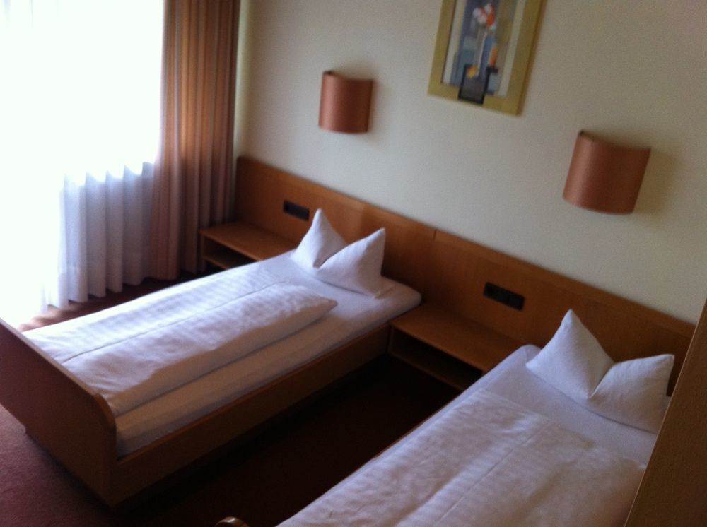 Goldbach  Hotel Bacchusstube Garni מראה חיצוני תמונה